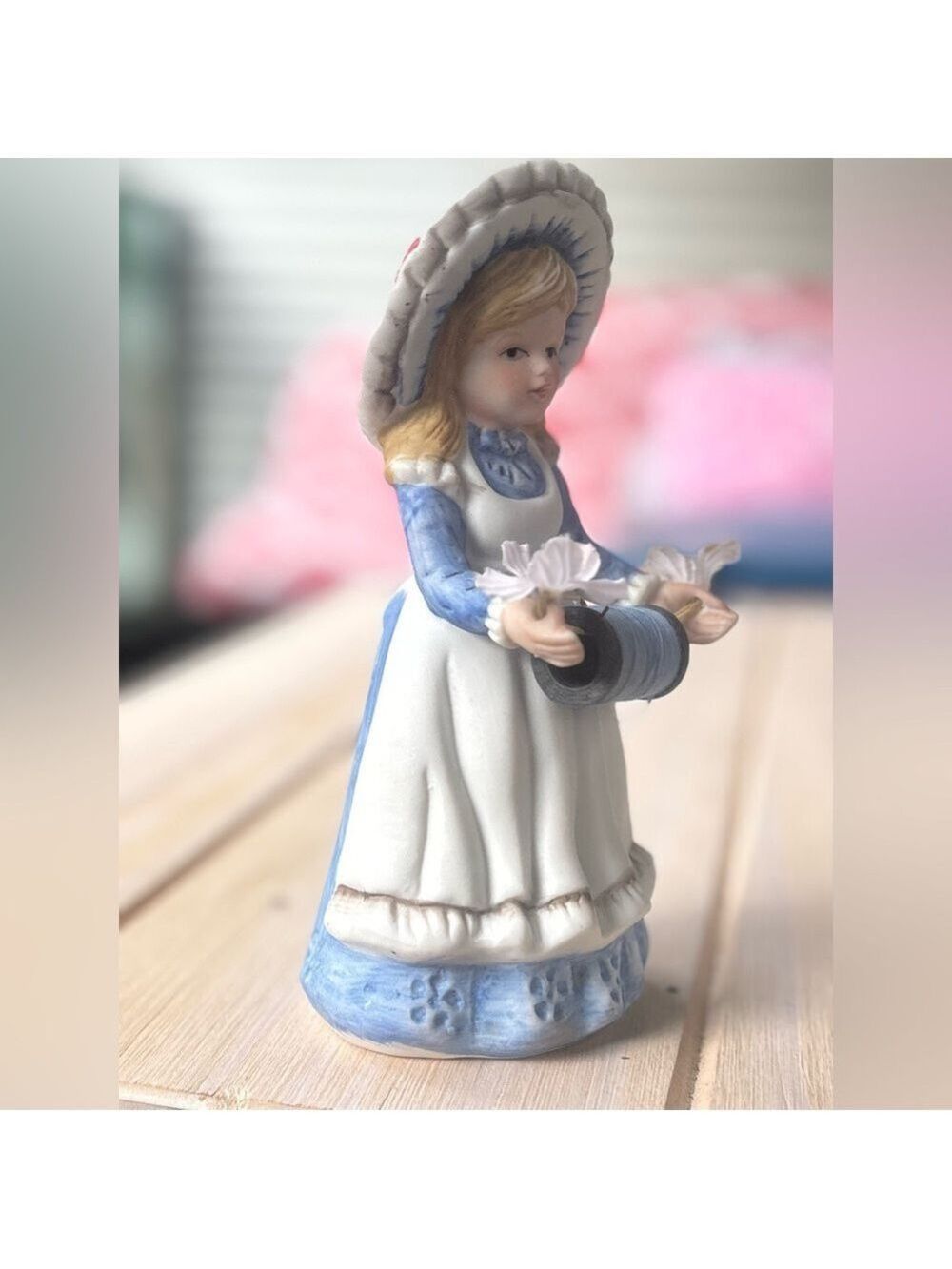 VINTAGE Blue & White Porcelain Seamstress Figurine • Thread & Pins Craft Lady - Picture 11 of 16